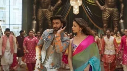 Alia Bhatt won the 69th Filmfare Award1